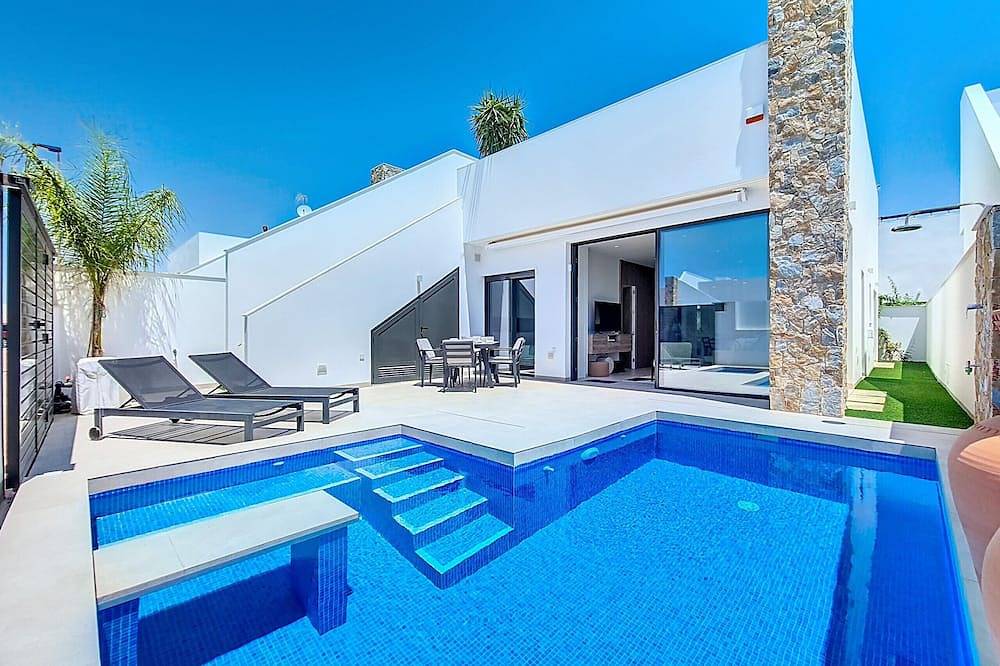 Villa with Private Pool and Roof Terrace in Golf Resorts Murcia, San Javier