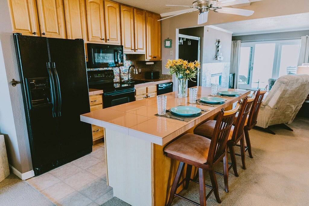 Ganze Wohnung, Beautiful Pup - Friendly Beachfront - Top Floor End Unit with Spectacular Views! in Nags Head, Dare County