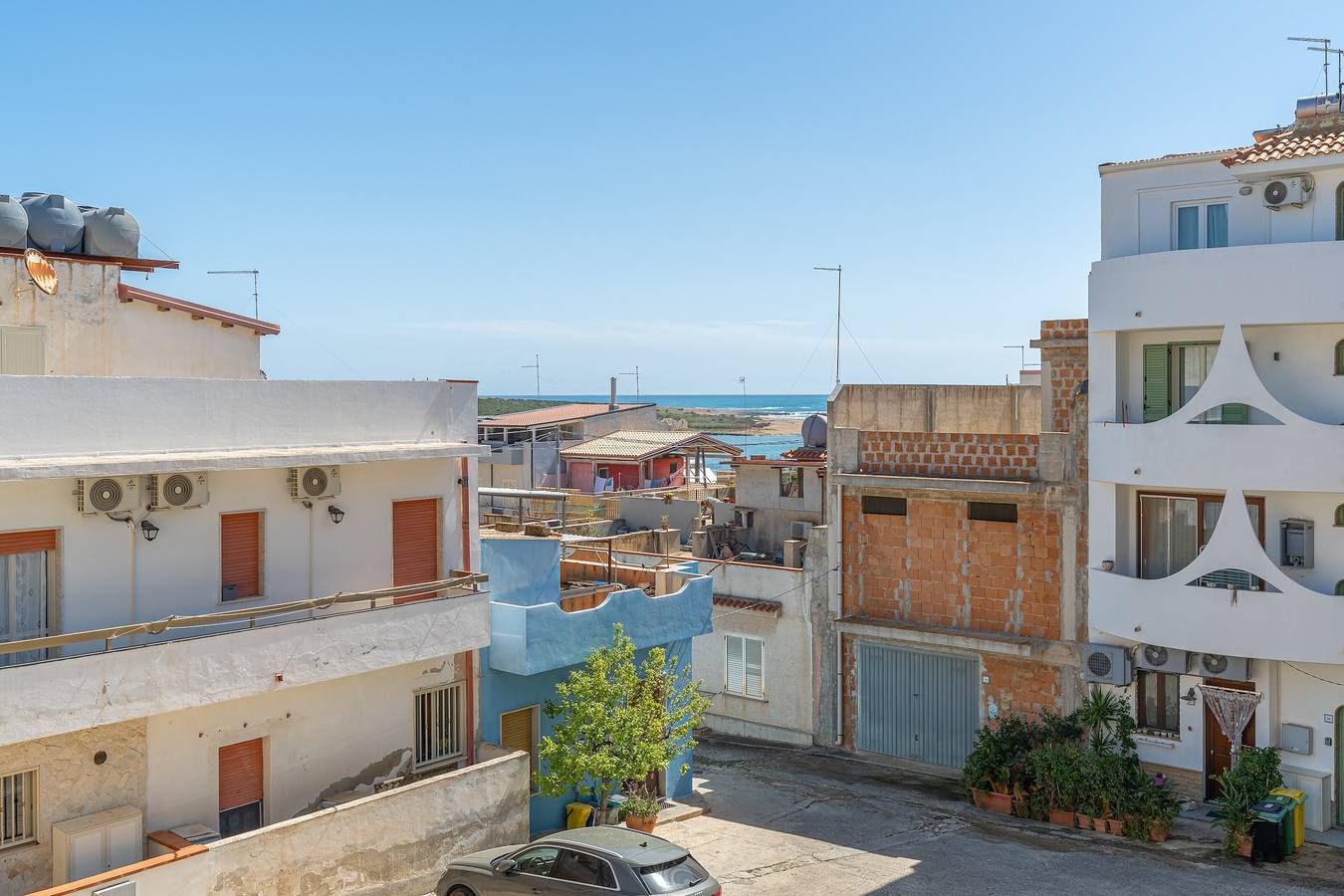 Entire apartment, Apartment 'Giove with Large Sea View Balcony', Wi-Fi and Air Conditioning in Capo Passero, Portopalo di Capo Passero