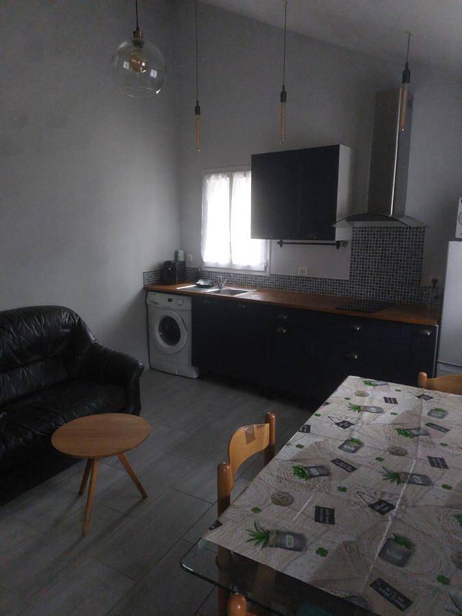 Appartement de vacances pour 2 personnes, avec jacuzzi ainsi que piscine et jardin