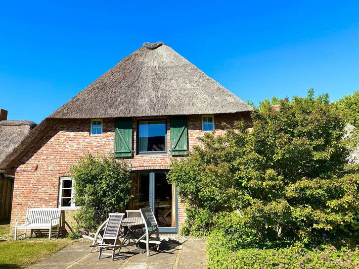 Ferienhaus für 8 Personen, mit Garten und Sauna sowie Terrasse, mit Haustier in Oldsum