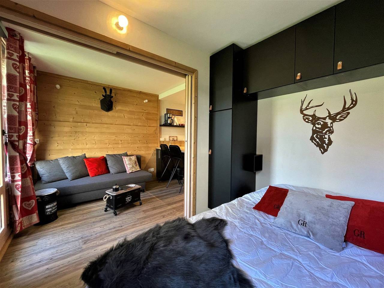 Ganze Wohnung, Renoviertes Studio für 4 Pers. mit Balkon, direkt an den Pisten, 27 m² in Les Menuires, Saint-Martin-de-Belleville