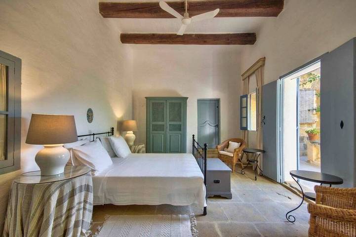 Luxe Grand 18e eeuwse boerderij in grote volgroeide tuinen in Kercem, Gozo