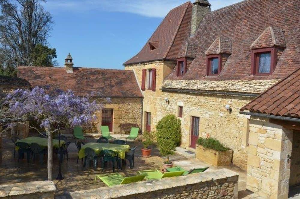 Gîte charmant pour 12 avec Wifi, animaux admis et parking près de Sarlat in Marcillac-Saint-Quentin, Périgord Noir