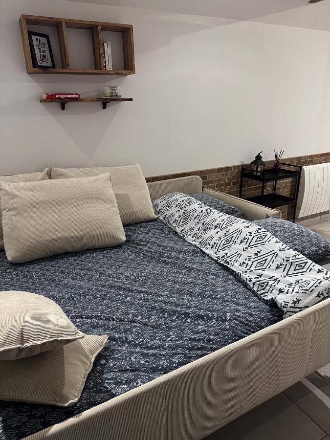 Location de vacances pour 2 personnes, avec terrasse et jardin, animaux acceptés à Colline-Beaumont - 2