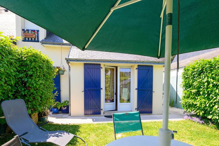 Holiday Home 'Ty Lydian' with Private Terrace, Private Garden and Wi-Fi in Arradon, Côte des Mégalithes