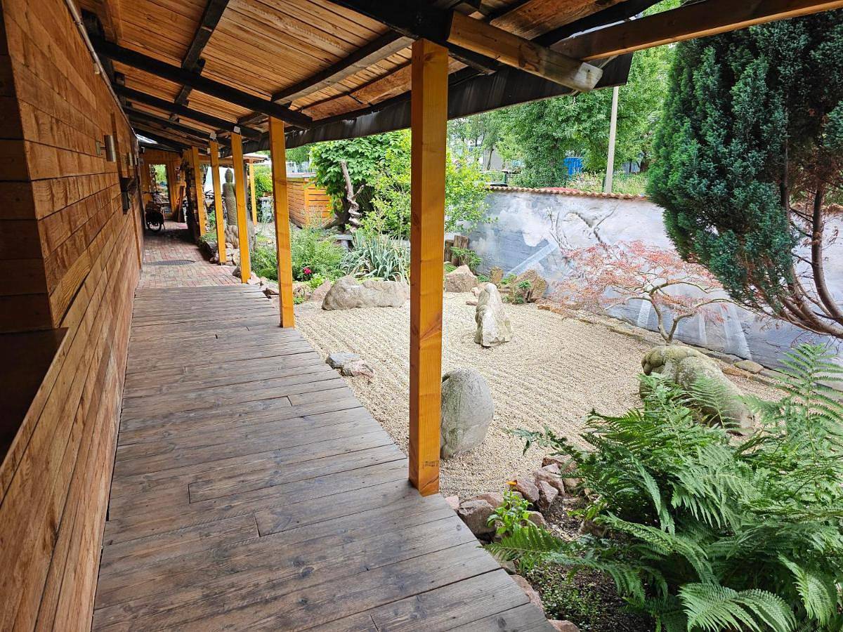 Camping-Fass inklusive Sauna & Frühstück, Bad & Wc über die Terrasse in Halle, Saale-Unstrut