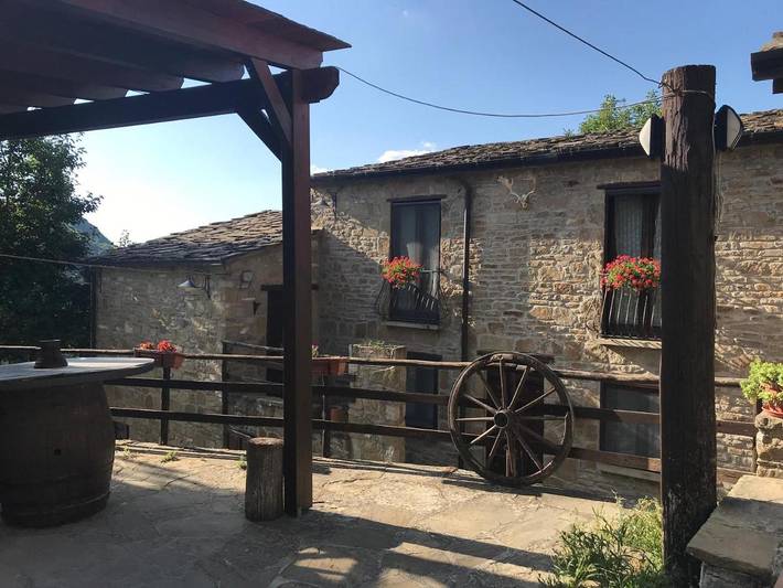 Casa vacanza per 2 persone, con Balcone e Terrazza nonché Giardino e Panorama a Castelmezzano