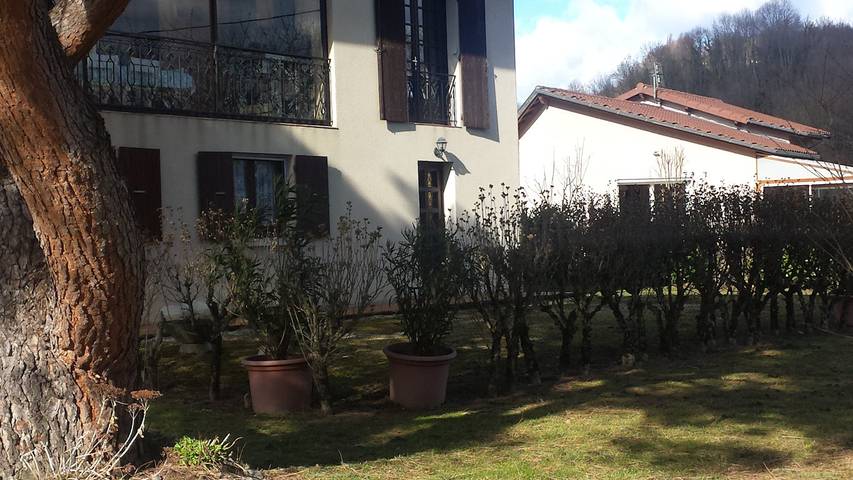 Gîte pour 4 personnes, avec jardin à Saint-Jean-en-Royans