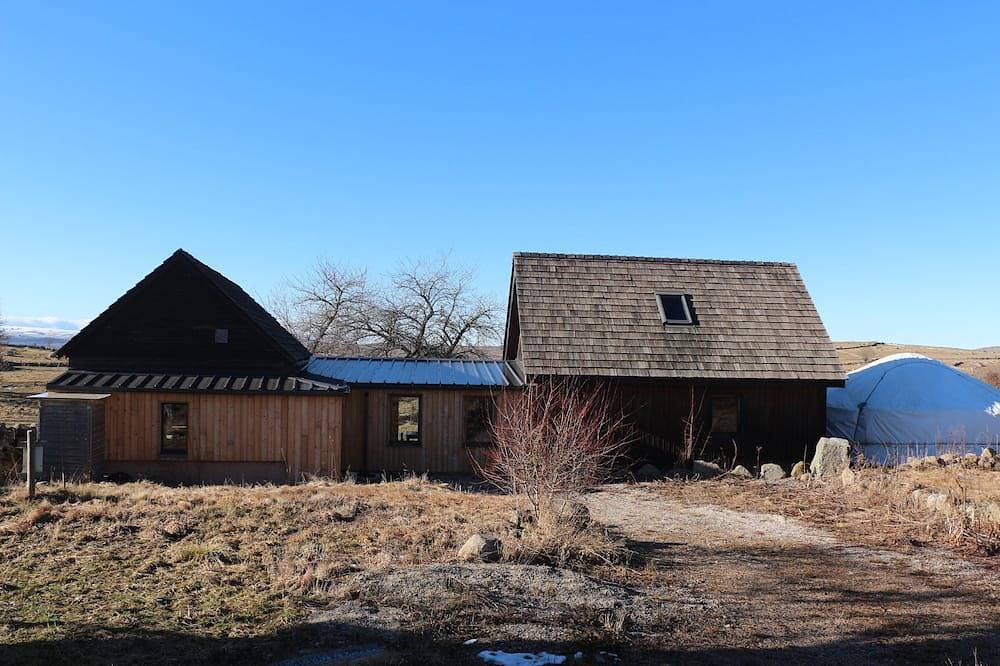 Chalet house in the heart of Aubrac in Región de Mende