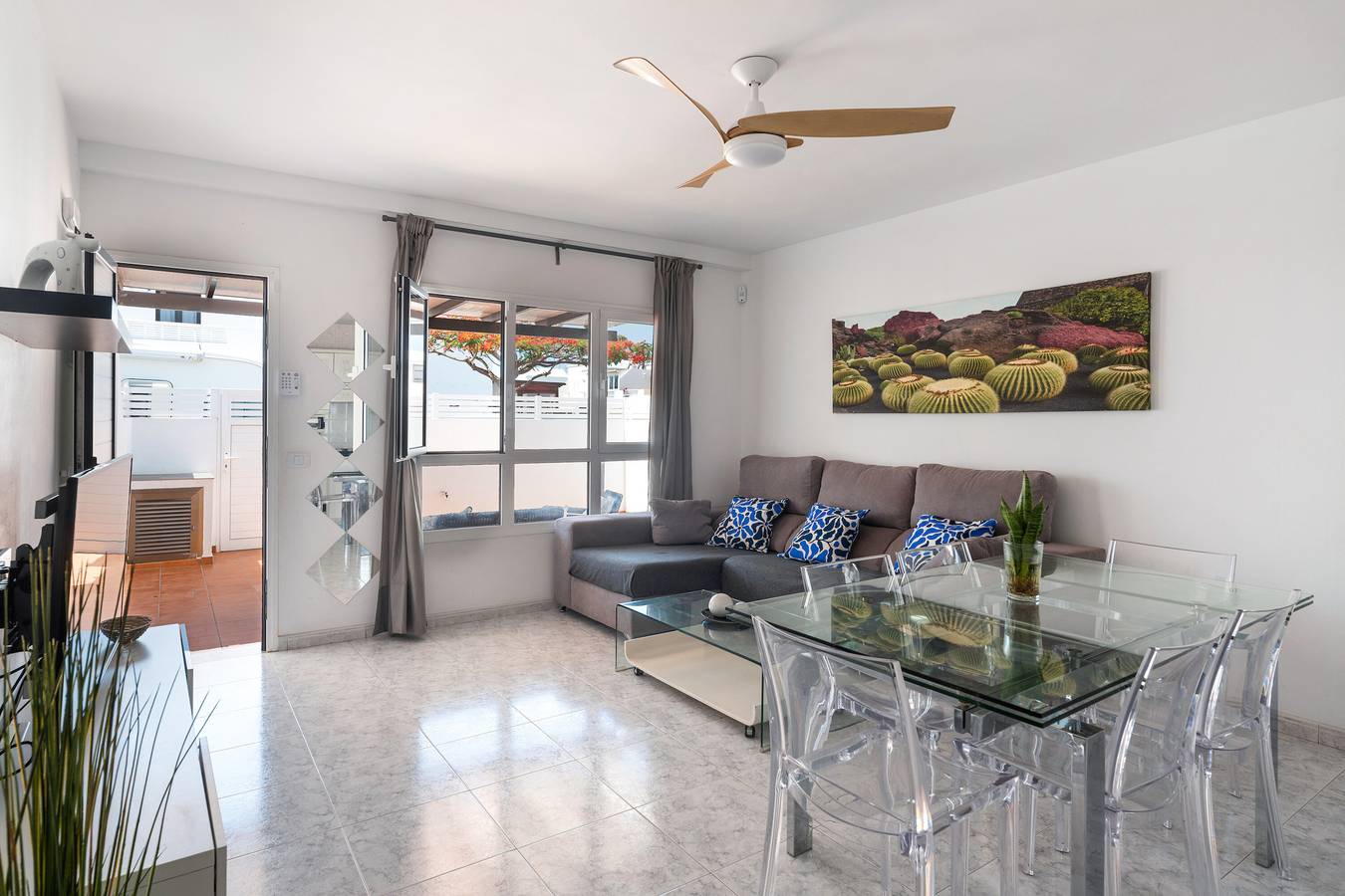 Ganze Wohnung, Urlaub 'Casa Vida' mit privater Terrasse, Balkon und Wi-Fi in Playa Honda, San Bartolomé