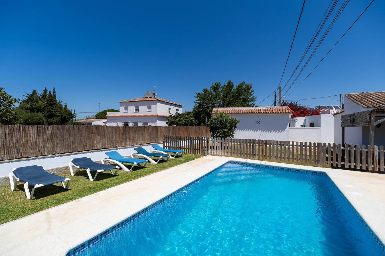 Ruhiges Haus "Casa Carlos" mit Pool, Terrasse, Garten & WLAN in Conil de la Frontera, Costa de la Luz
