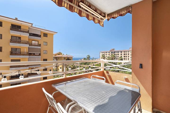Casa de vacaciones "Vivienda Vacacional Maravillosa" con vistas al mar, piscina compartida y Wi-Fi in Punta Larga, Candelaria