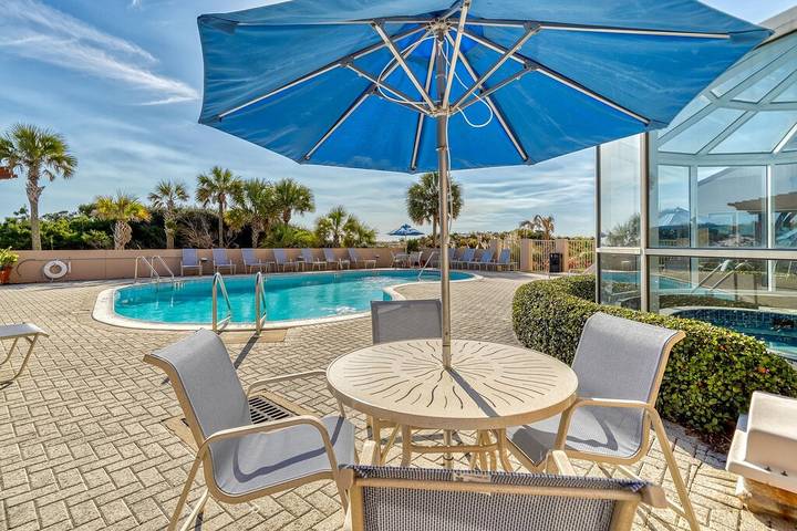 Vacation house for 6 people, with balcony and pool as well as hot tub in Miramar Beach