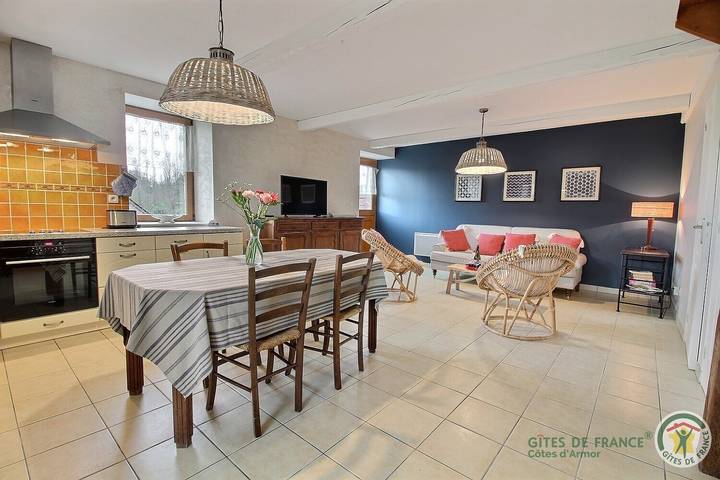 Gîte pour 4 personnes, avec Terrasse et Jardin