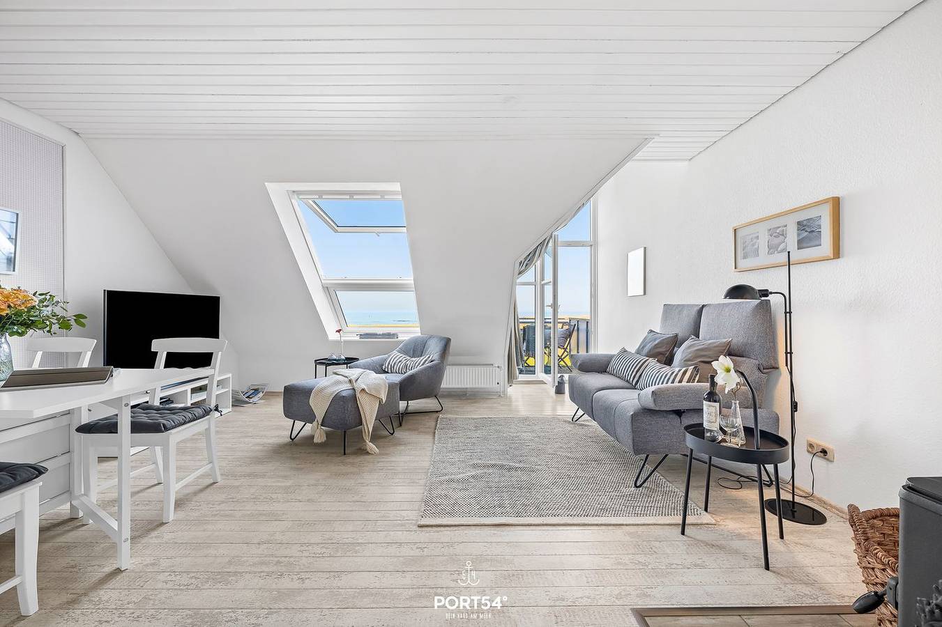 Ganze Wohnung, Ferienwohnung in Stein: Ostseeblick & Strandlage, 25 m zum Meer in Wendtorfer Strand, Stein