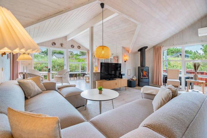 Charmantes Ferienhaus in Henne Strand - mit Sauna & Whirlpool in Henne, Varde