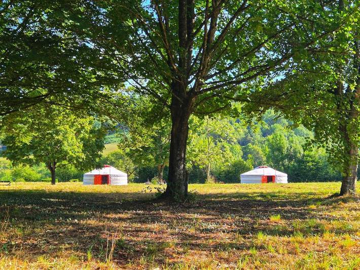 Camping pour 4 personnes, avec vue et jardin