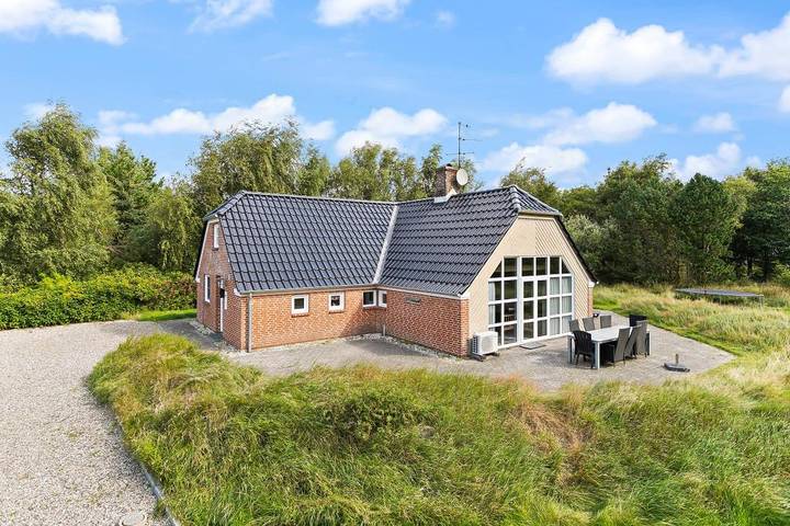 Villa für 10 Personen, mit Whirlpool und Pool sowie Sauna und Balkon/Terrasse