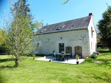 Gîte pour 5 personnes, avec terrasse et jardin, animaux acceptés à La Chapelle-sur-Loire