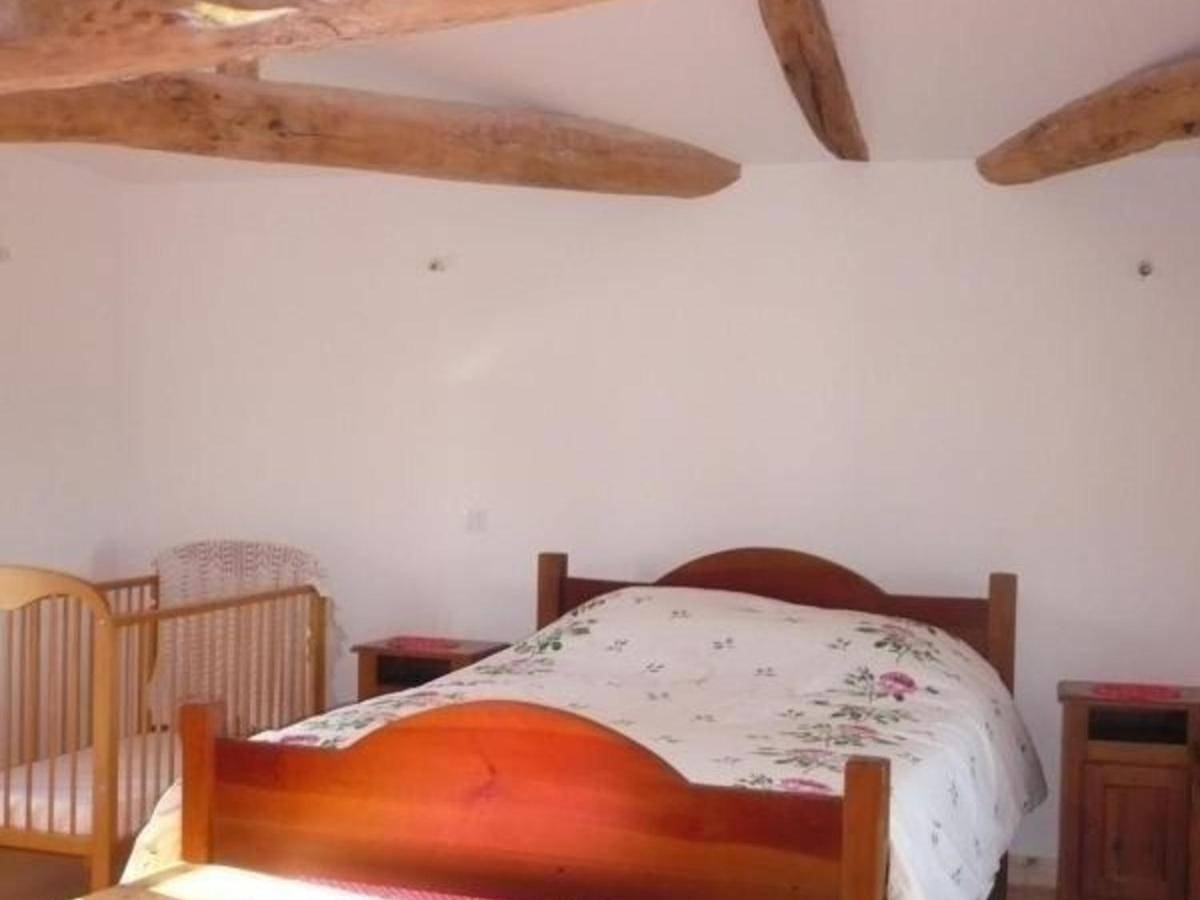 Holiday Home (7 Adults) in Saint-Georges-de-Baroille, Région de Roanne
