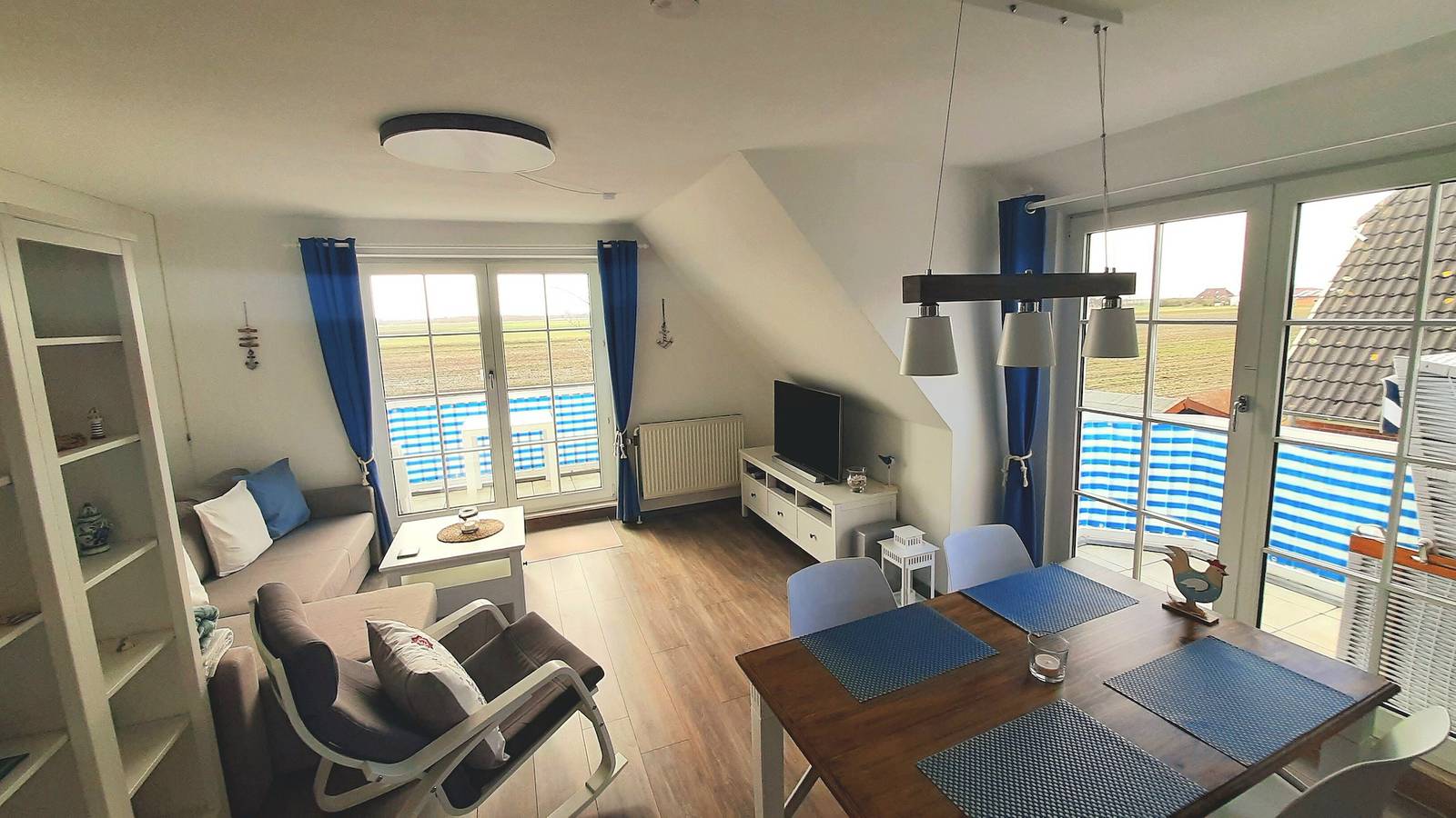 Ganze Wohnung, Ferienwohnung Fernsicht nach Büsum" mit Gemeinschaftsgarten, Balkon und Wi-Fi in Stinteck, Westerdeichstrich