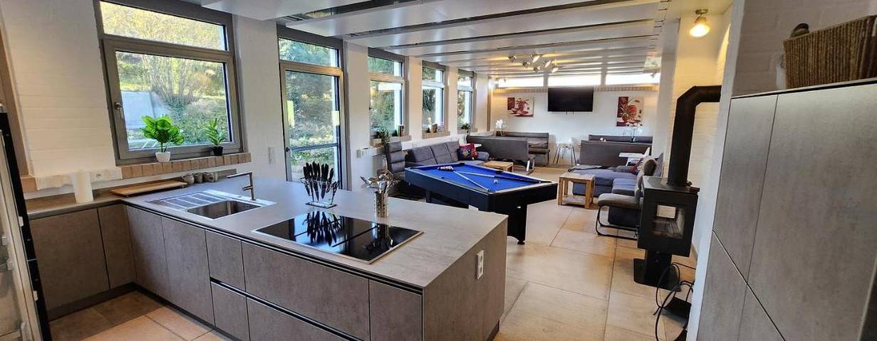 Ferienhaus für 12 Personen, mit Garten und Ausblick in Theilenhofen