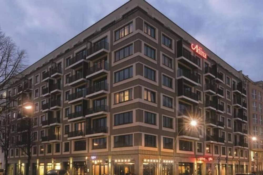 Entire apartment, Stylish Two-Storey Apartment with Terrace in the Heart of Berlin-Mitte in Mitte Berlin, Berlin