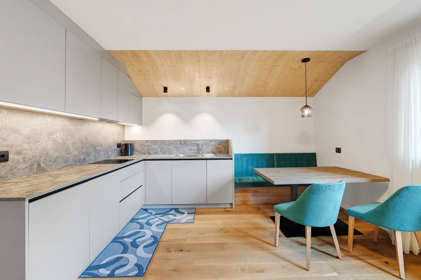 Ganze Wohnung, Ferienwohnung 'Lü Da Plazores Codà' mit Bergblick, Gemeinschaftsgarten und Wi-Fi in Pieve di Marebbe, Enneberg