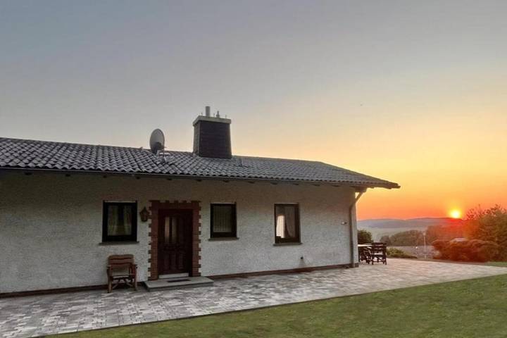 Ferienhaus für 7 Personen, mit Balkon und Terrasse sowie Sauna