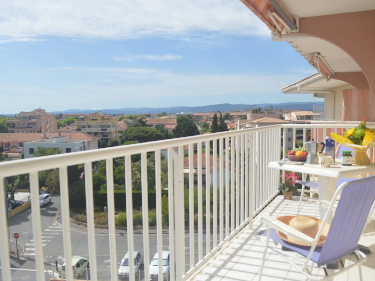 Appartement entier, Appartement à Fréjus avec terrasse et ménage inclus in Fréjus Plage, Fréjus
