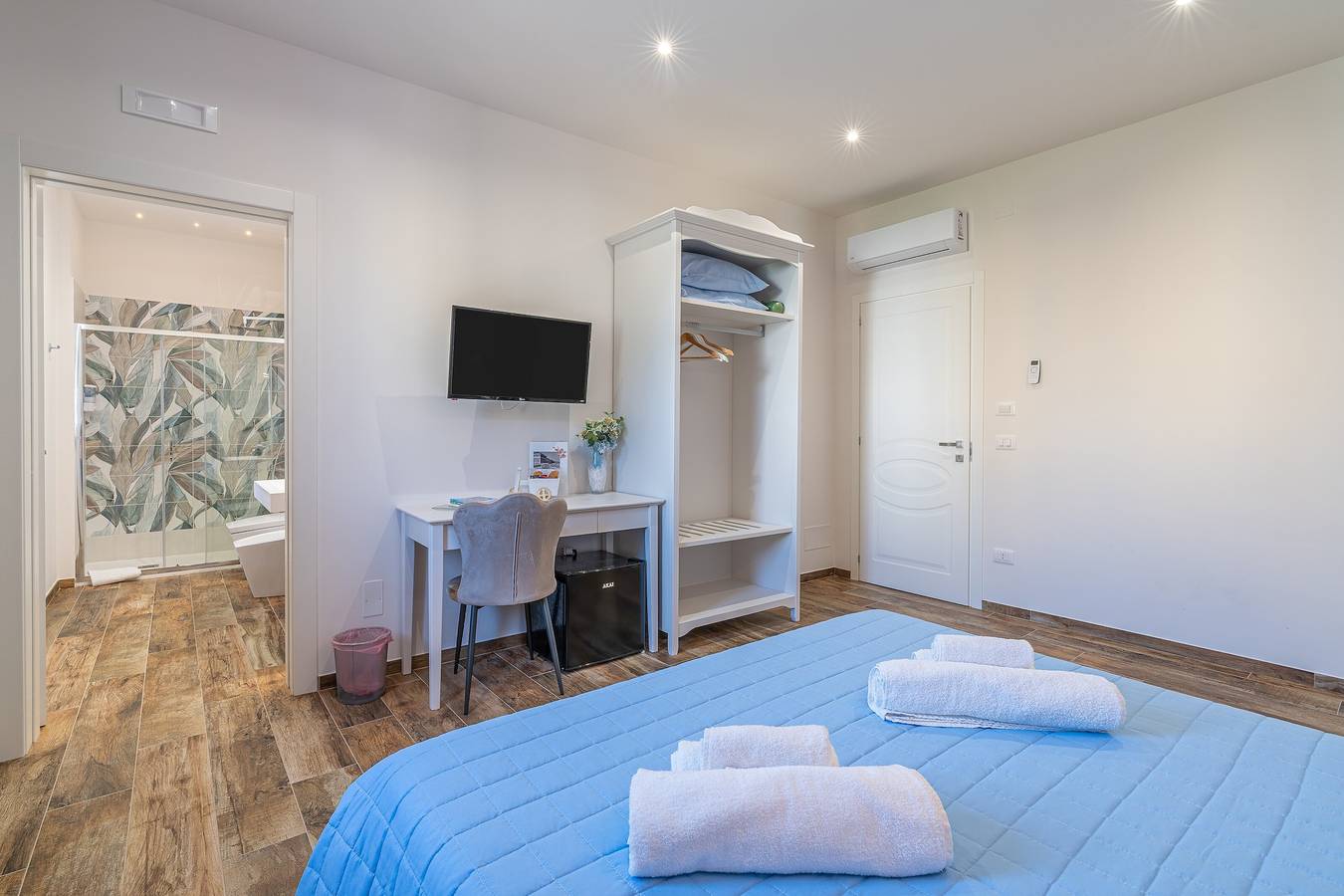 Habitación 'Beb Della Stazione - Azul' con terraza compartida, Wi-Fi y aire acondicionado in Pachino, Provincia de Siracusa