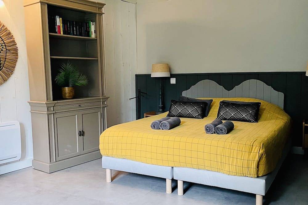 Les Frênes Bleus ,Belle charentaise,calme et verdure entre l’île de ré et La Vv in Saint-Jean-de-Liversay, Région de La Rochelle