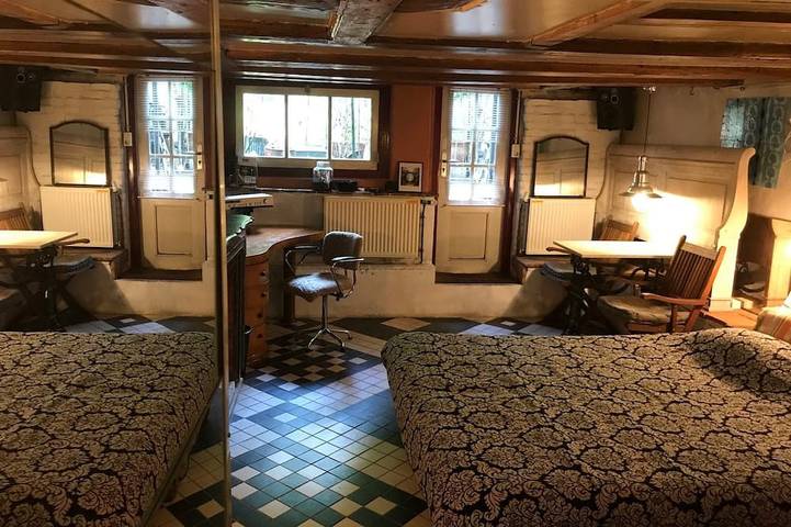 Location de vacances pour 2 personnes, avec Terrasse ainsi que Jardin et Sauna à Amsterdam