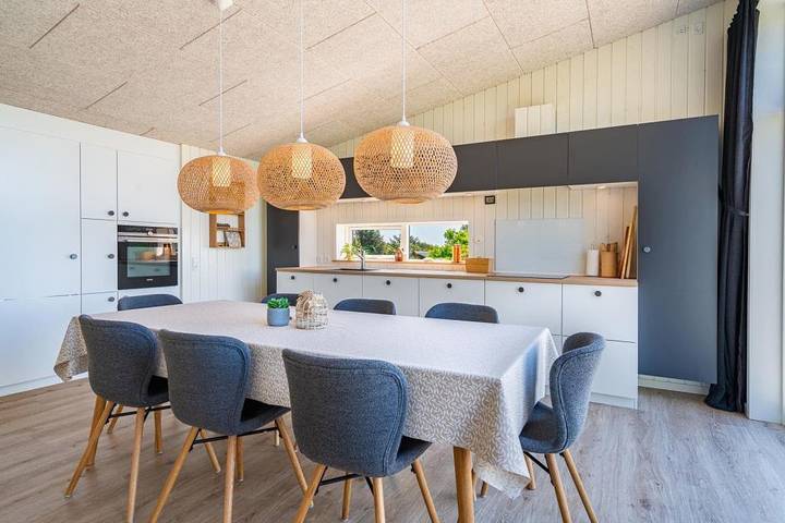 Schickes Architektenhaus mitten in den Dünen – Hjelmevej 104 in Henne, Varde