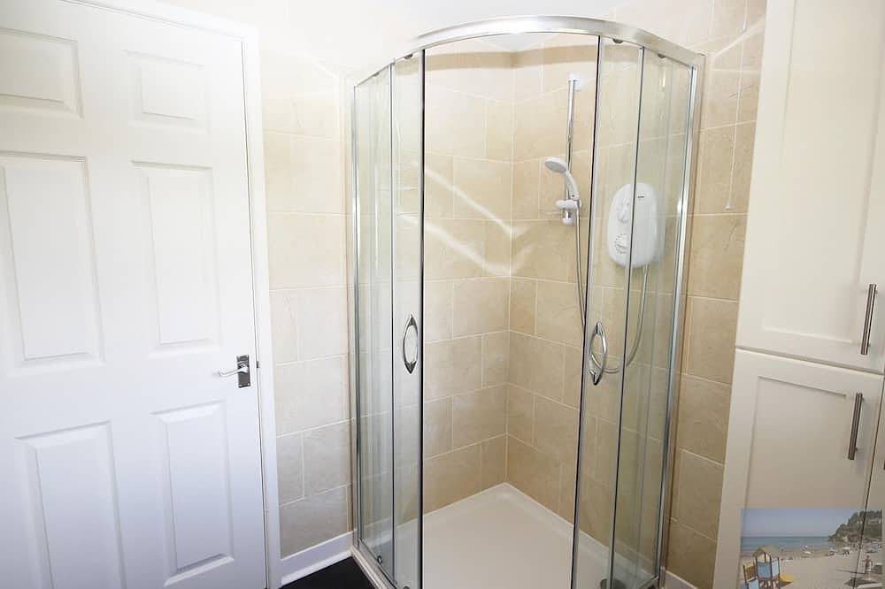Great location. Outside space. Easy parking. Convenient for two beaches and town in Dartmouth, Devon