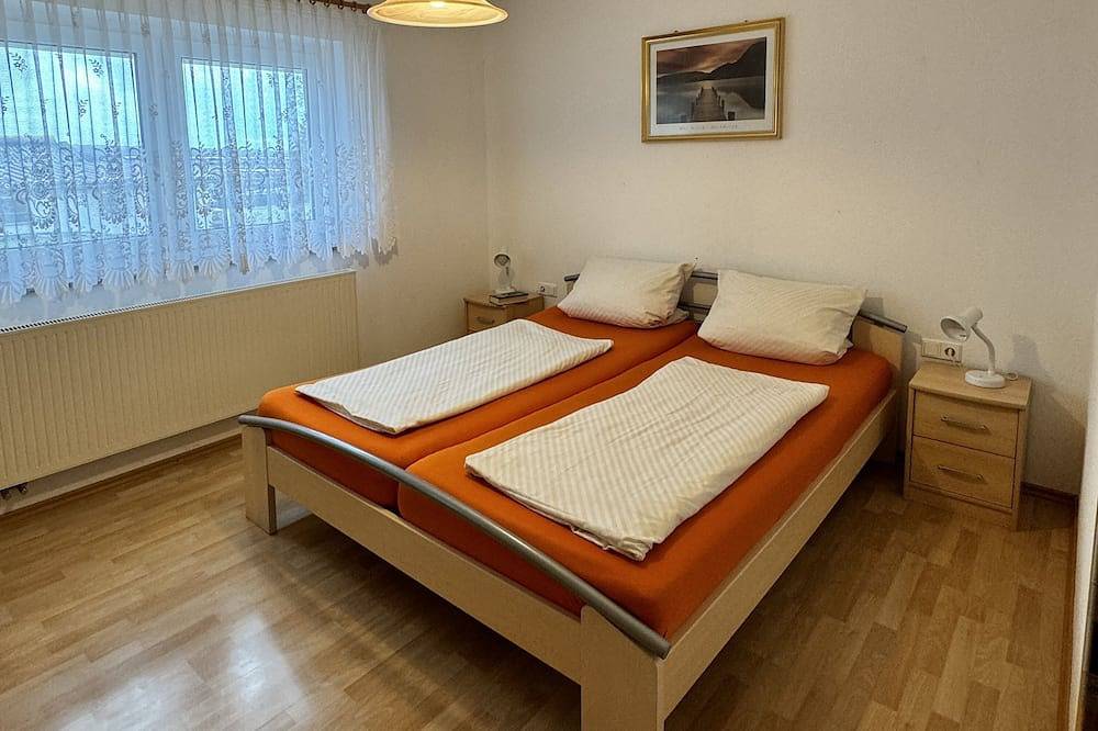 Ganze Wohnung, Ferienhaus Eichhözle - Oase am Lautertal90qm, 4 Personen, überdachte Terrasse in Münsingen, Neckar-Alb