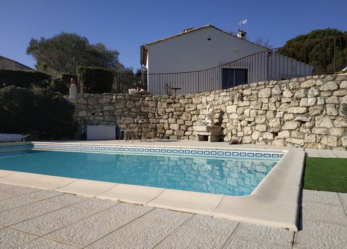 Villa pour 6 personnes, avec piscine ainsi que terrasse et jardin