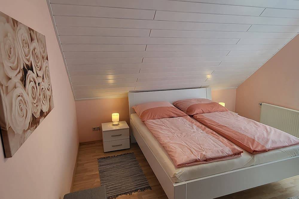 Ganze Wohnung, Gemütliche Ferienwohnung für 3 Personen, 10 Min. zum Bergischen Panoramasteig in Wiehl, Oberbergischer Kreis