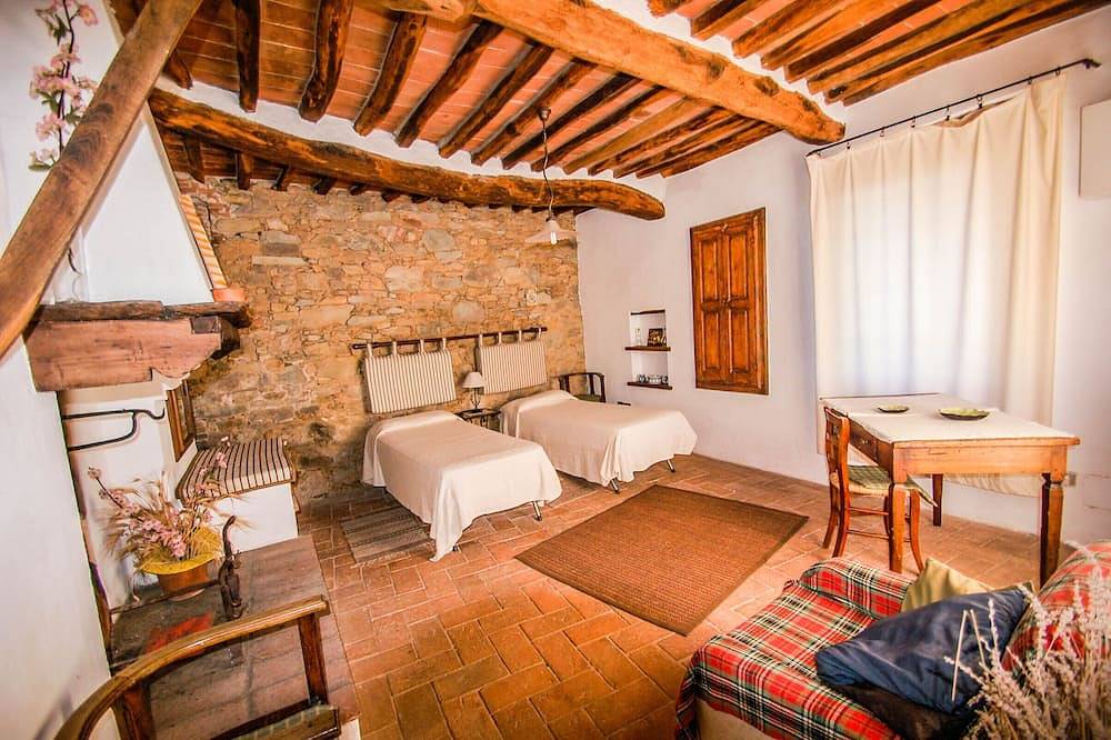 Freistehendes Haus mit privatem Pool, 20 km von Pisa und 38 km vom Meer entfernt in Buti, Pisa Provinz