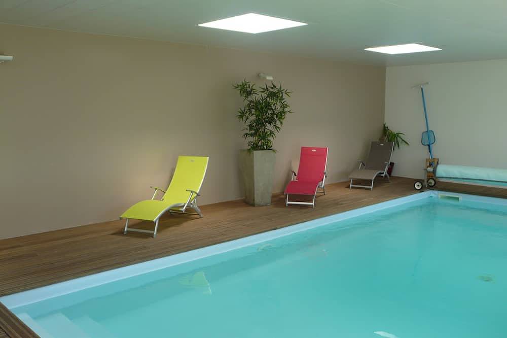 The bay house with heated indoor pool in Saint-Jean-du-Doigt, Ceinture Dorée