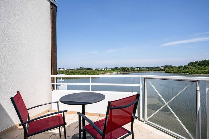 Club vacances pour 2 personnes, avec Terrasse et Jacuzzi ainsi que Jardin et Piscine dans le Morbihan