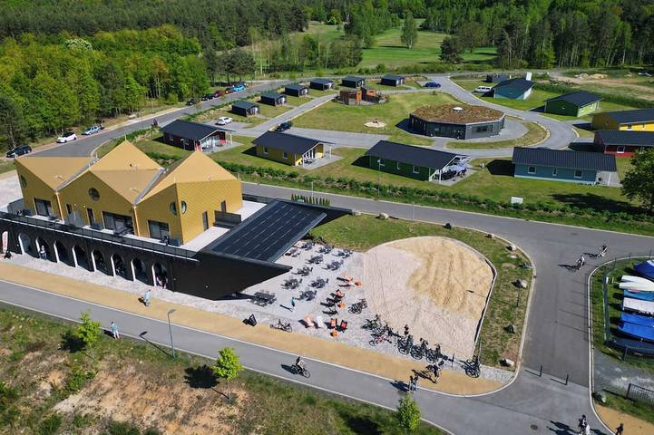 Ferienhaus für 4 Personen, mit Whirlpool und Sauna sowie Terrasse und Garten am Bärwalder See - 4