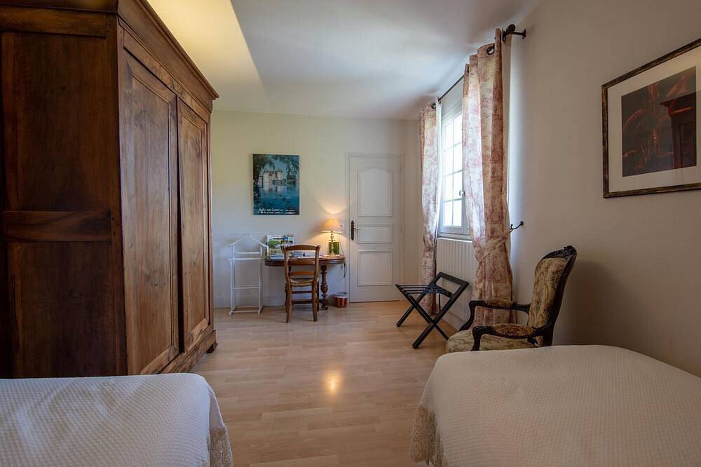 Suite familiale confortable avec Wifi à Saint-Benoît-sur-Loire, animaux admis in Saint-Benoît-sur-Loire, Vallée de la Loire