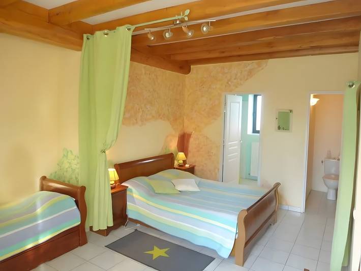 Camera 'Arbre' con piscina condivisa, Wi-Fi e aria condizionata in Salignac-Eyvigues, Périgord Noir