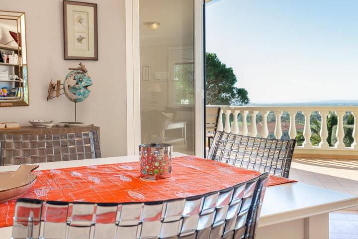 Casa rural para 8 personas, con Balcón y Terraza además de Jardín y Piscina en Palau Sabardera - 4