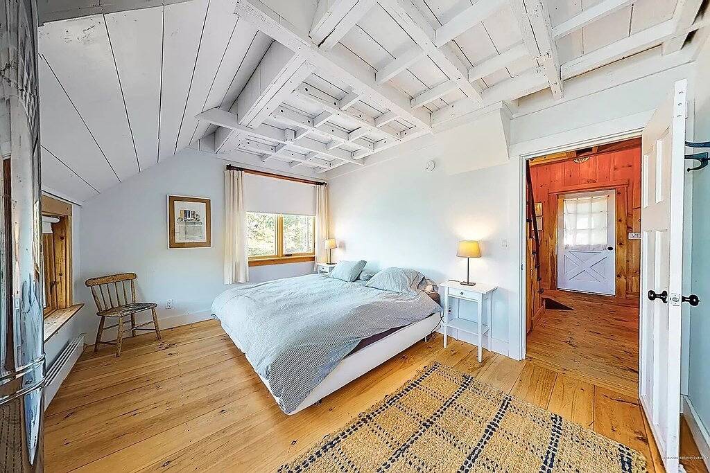 Historic Boathouse over Water, Stunning View, Private Pier + Dock + Mooring in Lincoln County (Maine)