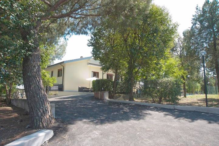 Chambre d’hôte pour 2 personnes, avec Terrasse ainsi que Jardin et Vue dans La Massimina-Casal Lumbroso