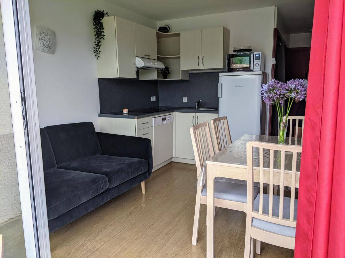 Appartement entier, T3 pays du piment d'Espelette - résidence avec piscine chauffée in Souraïde, Région de Bayonne