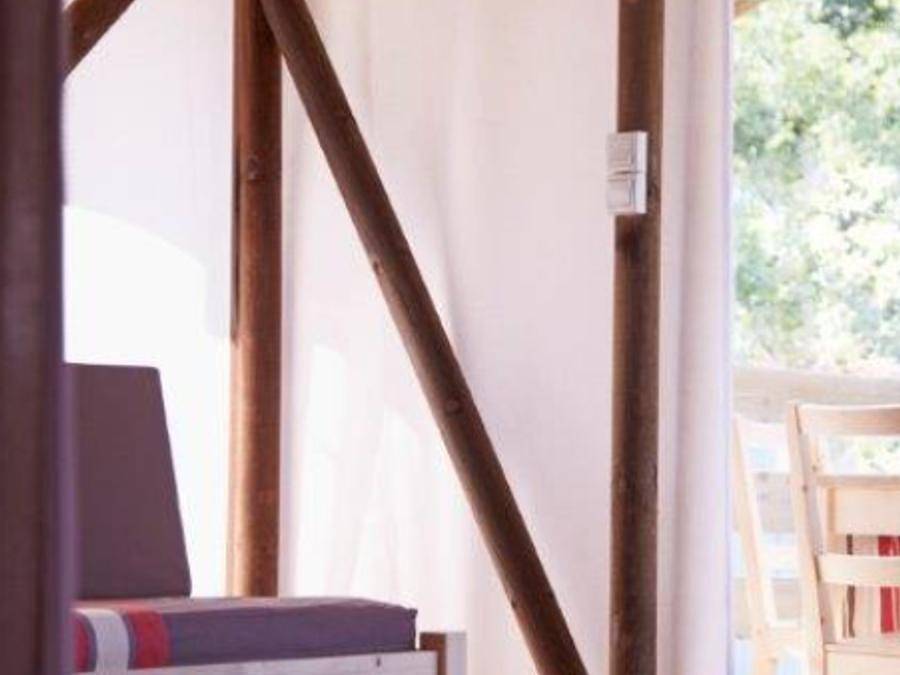 Flower Camping Les Paludiers - Tente en toile et en bois 4 personnes - Cabane Lodge sur pilotis Standard 34m² (2 chambres) dont terrasse couverte 11m² in Batz-sur-Mer, Côte d'Amour